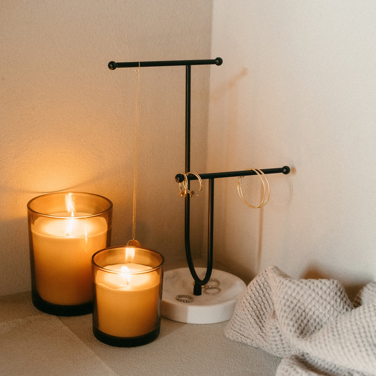 Joyero moderno de baño negro de mármol