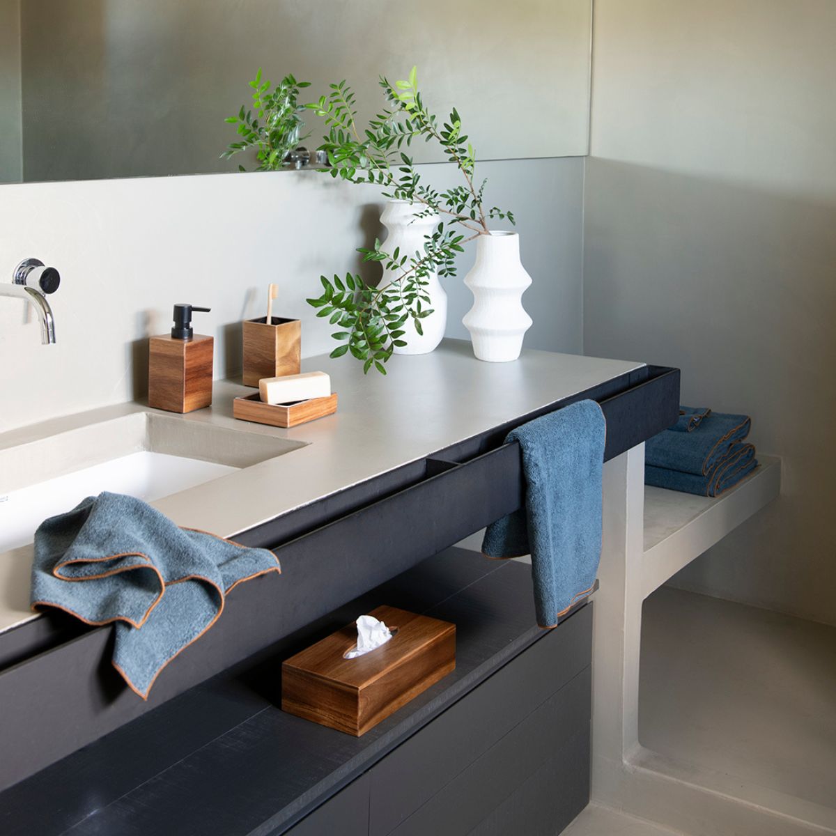 Dispensador de baño de madera natural