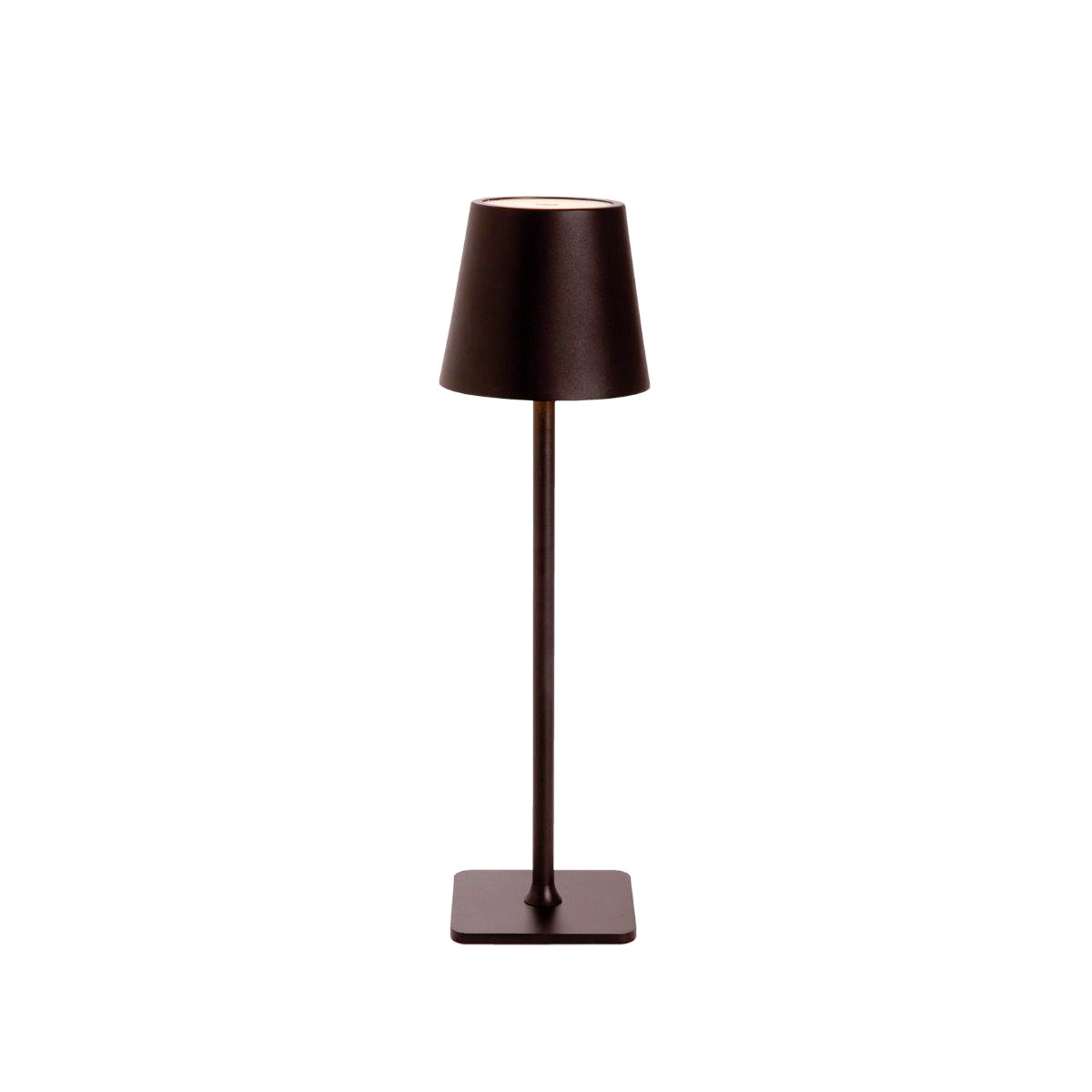 Lámpara de sobremesa marrón recargable con diseño minimalista y base cuadrada encendida.