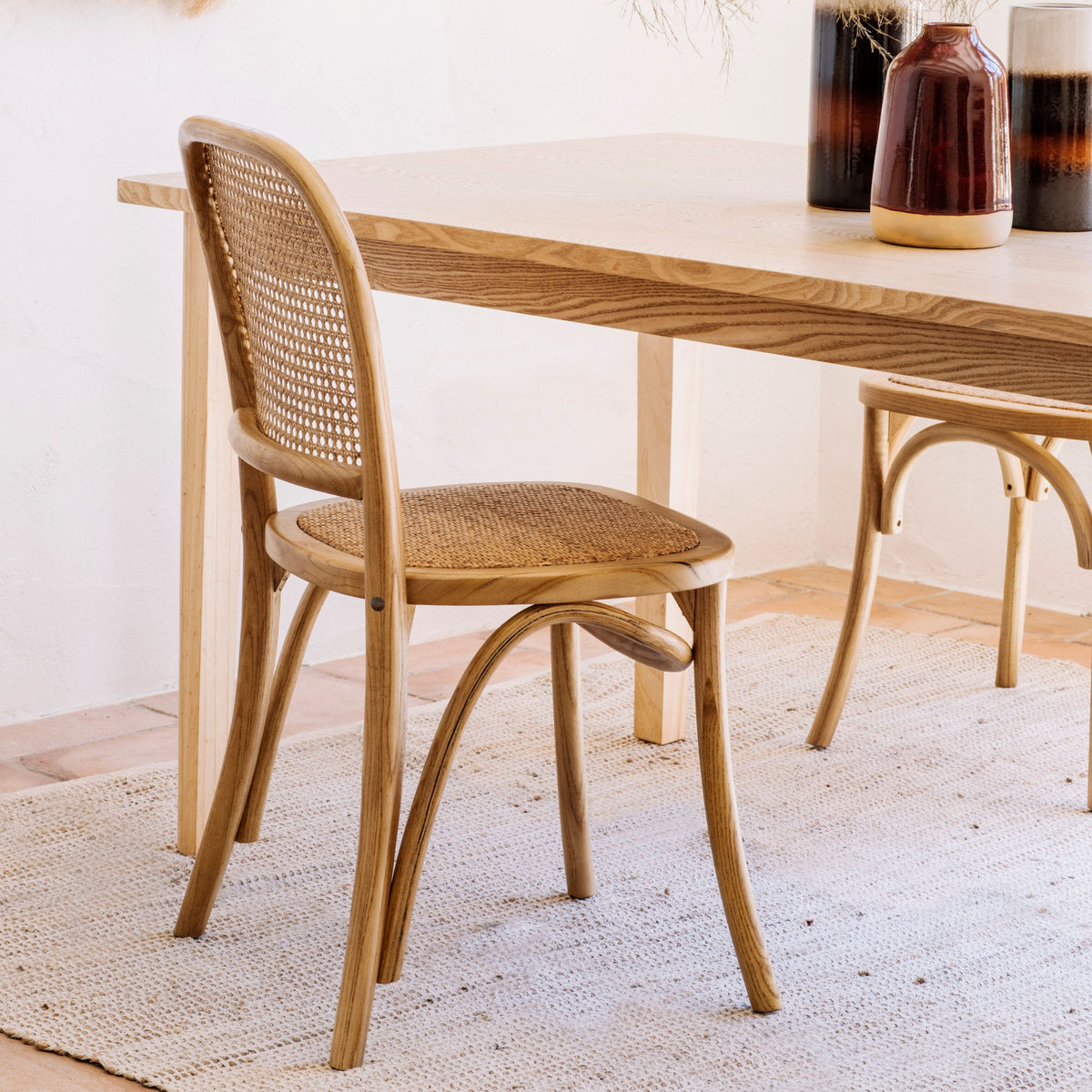 Silla de comedor vintage marrón de madera y rattan